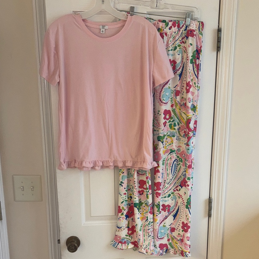Crown & Ivy Pajama Set